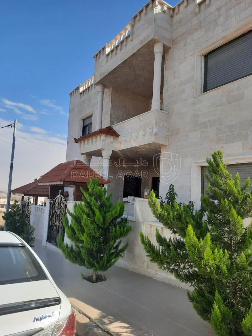 فيلا/منزل في الحصن - 220,000 دأ - صورة 1