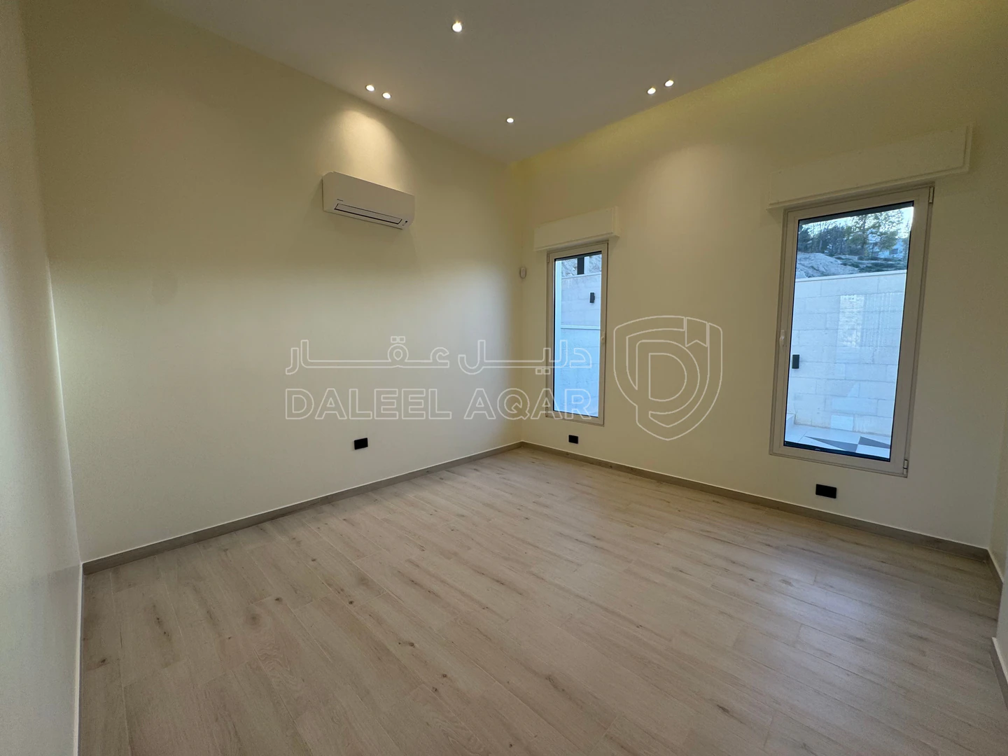 فيلا/منزل في شارع تمام بن عبيده - 530,000 دأ - صورة 1