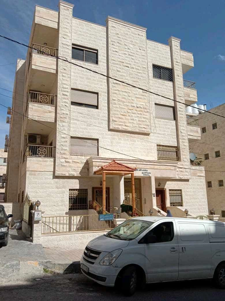 شقة في عمان، شارع الجاردنز، قرب مدارس الرأي - 56,500 دأ - صورة 1
