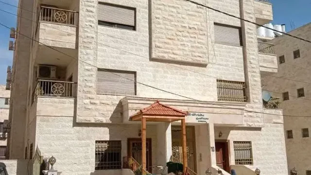 شقة - عمان، شارع الجاردنز، قرب مدارس الرأي - 56500 دأ