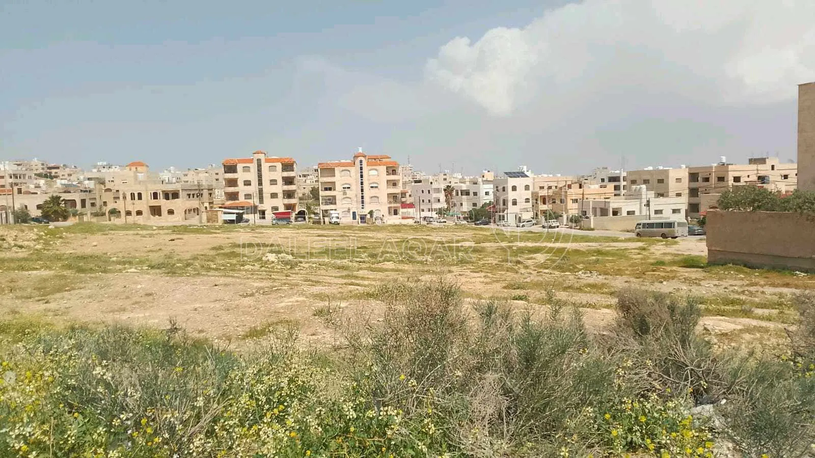 أرض في قطعة ارض سكنية للبيع في البتراوي واجهه على الشارع - 105,000 دأ - صورة 1