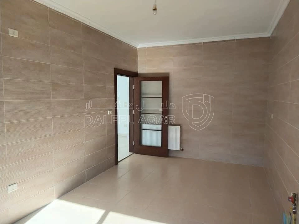 شقة في شارع المواصفات  - 135,000 دأ - صورة 1
