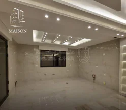 شقة - في دير غبار تدفئة تحت البلاط ب 185 الف بالاقساط - 185000 دأ