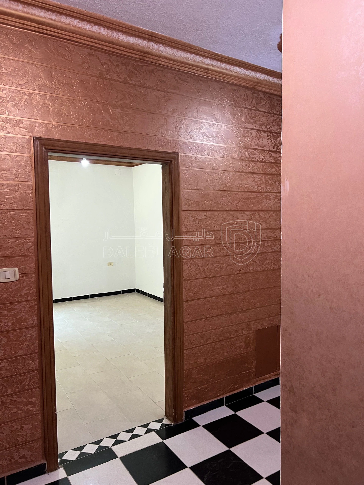 شقة في حي الاقصى قرب ديوان ابو زيد - 45,000 دأ - صورة 7