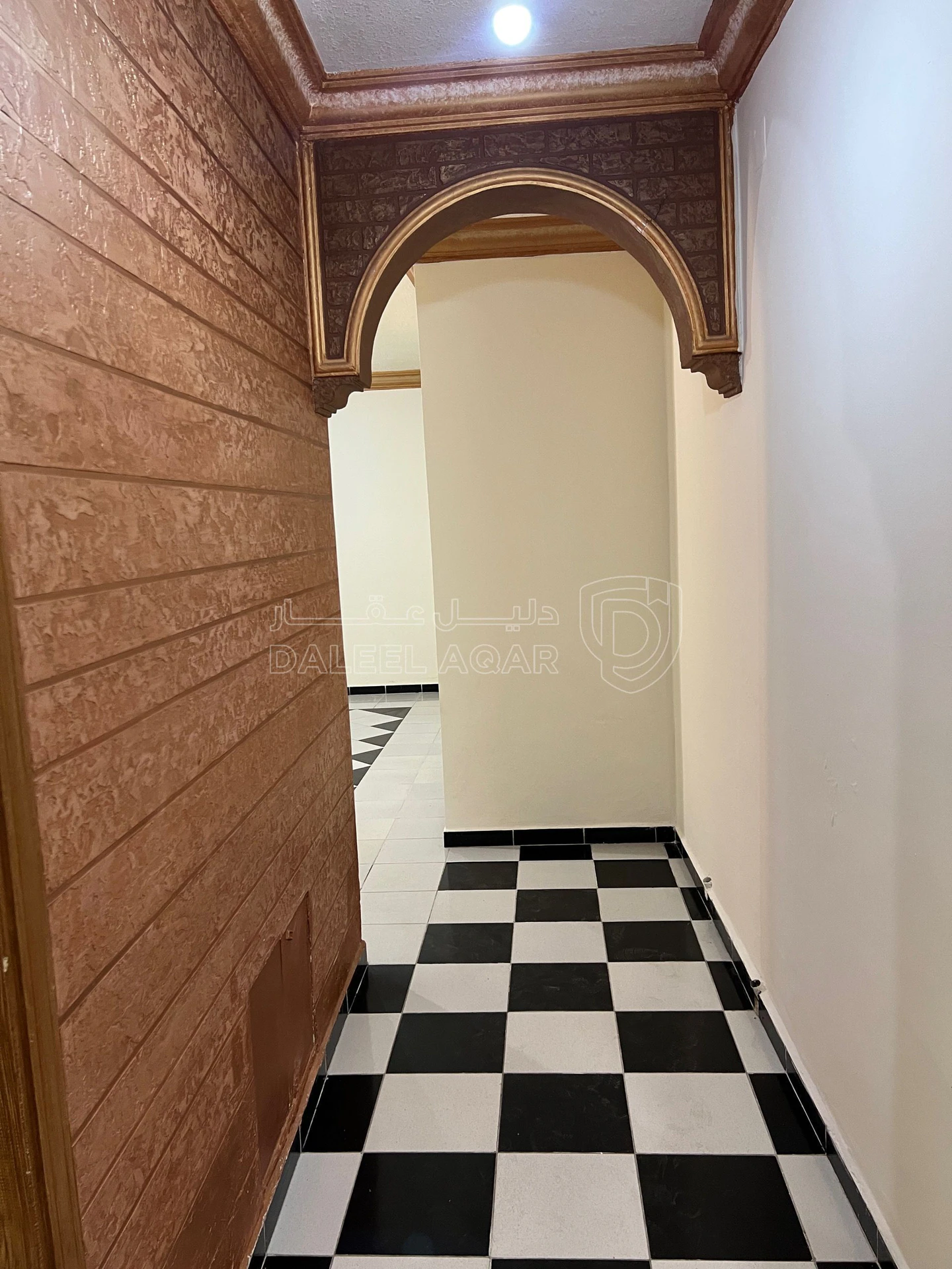 شقة في حي الاقصى قرب ديوان ابو زيد - 45,000 دأ - صورة 2