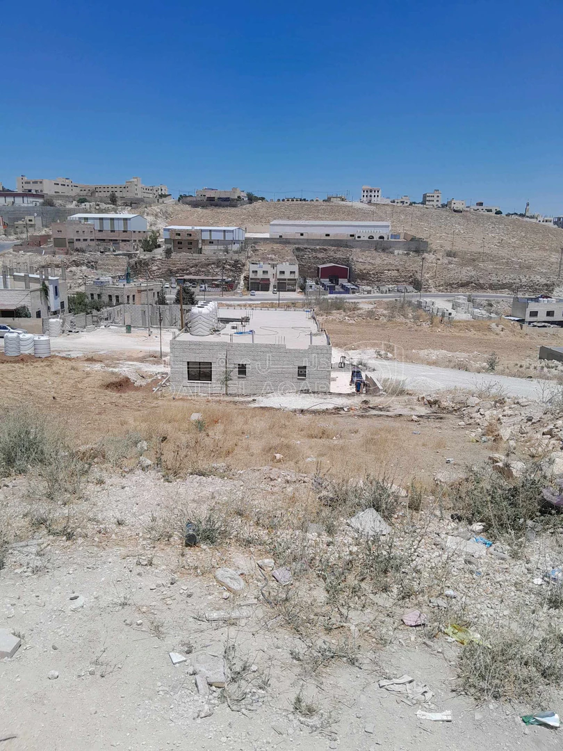 أرض في عمان المستندة الطبقة الشرقية - 30,000 دأ - صورة 1