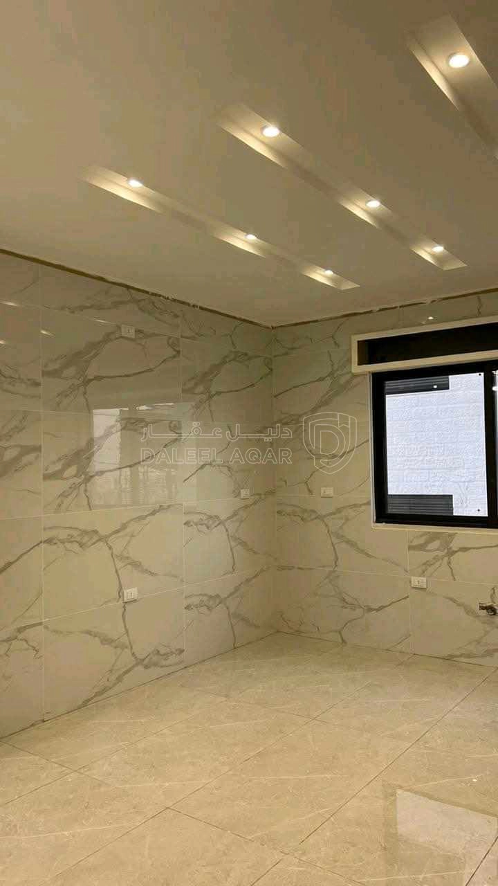 شقة في مقابل صاله الفيروز و مقابل كازيه العيفان و بجانب محطه طبربور باص السريع  - 72,000 دأ - صورة 1