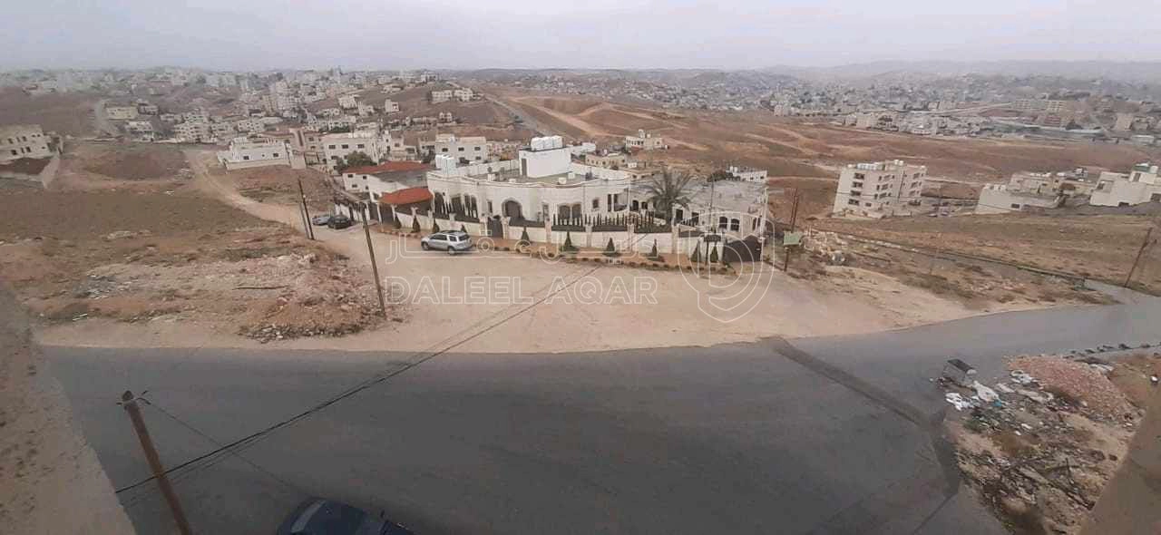 فيلا/منزل في الزرقاء ، ضاحية المدينة المنورة  - 150,000 دأ - صورة 1