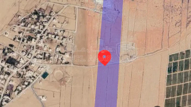 أرض في البادية الشمالية الشرقية/ كوم الرف /تبعد عن  30 كم - 17,000 دأ - صورة 1