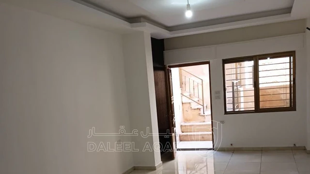 شقة في شقه بسعر لقطه في منطقه الزهور  - 50,000 دأ - صورة NaN