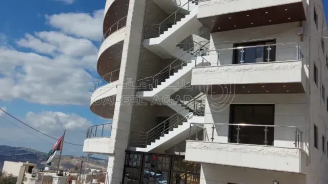 شقة - شمال عمان - حي الامام الغزالي  - 110000 دأ