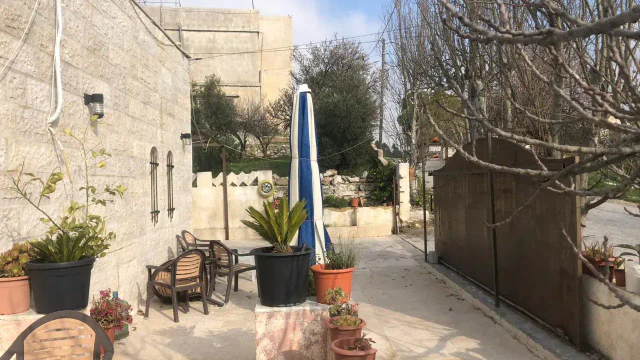فيلا/منزل - السلط - قرب مضافة الحياصات - 150000 دأ