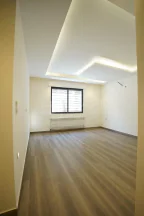 شقة في طابق اول مساحة 240 مشروع 122ام السماق الدر المنثور - 190,000 دأ - صورة NaN