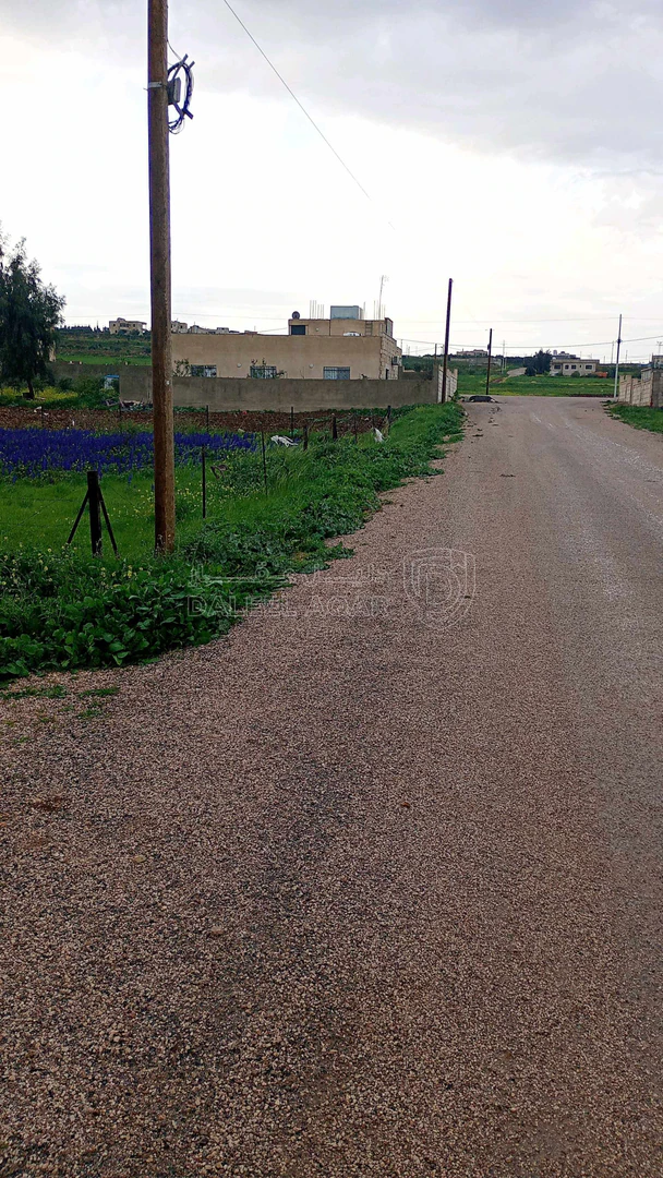 أرض في اربد الصريح المسرب الجنوبي قرب مركزالسكري والترخيص - 53,000 دأ - صورة 1