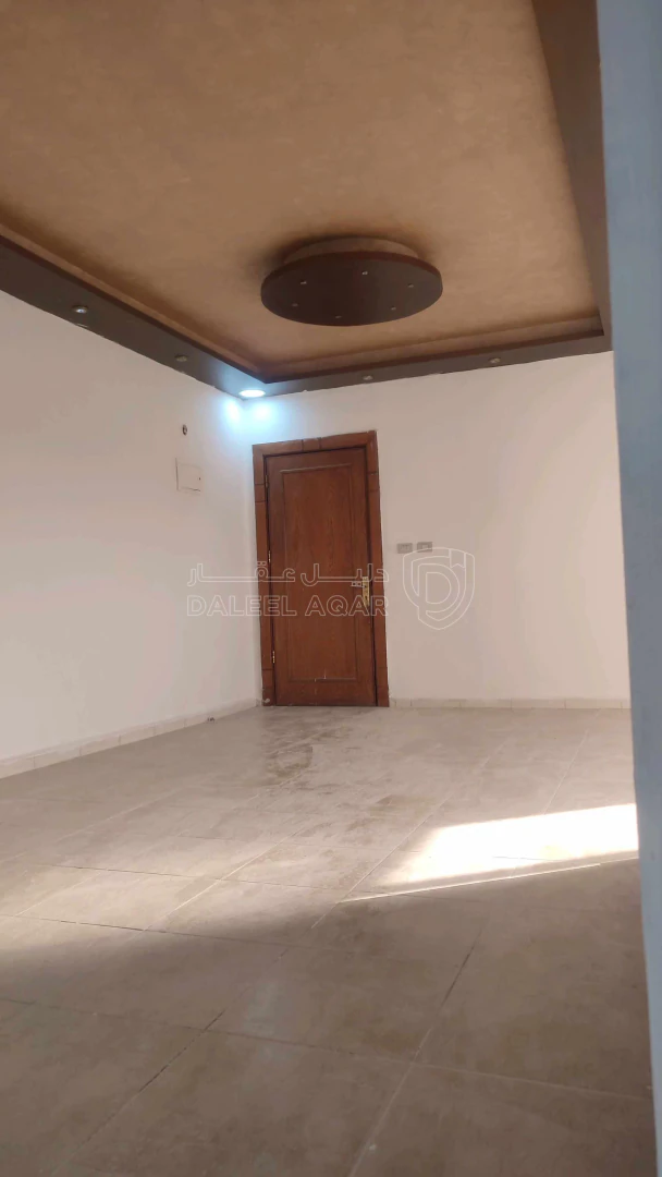 شقة في الزرقاء - مدينة الشرق- سكن كريم المرحلة الثانية - 23,000 دأ - صورة 1