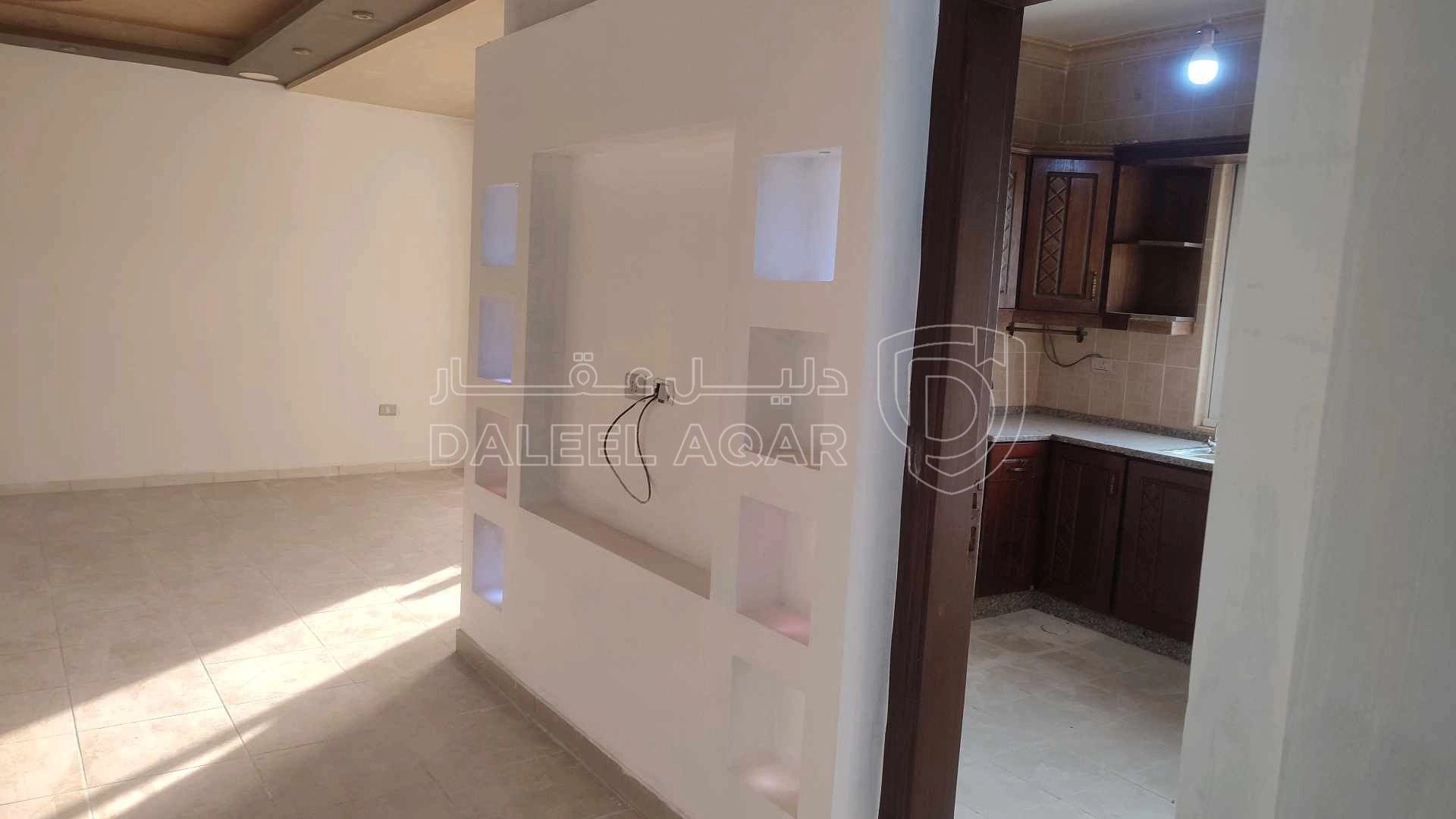 شقة في الزرقاء - مدينة الشرق- سكن كريم المرحلة الثانية - 23,000 دأ - صورة 1