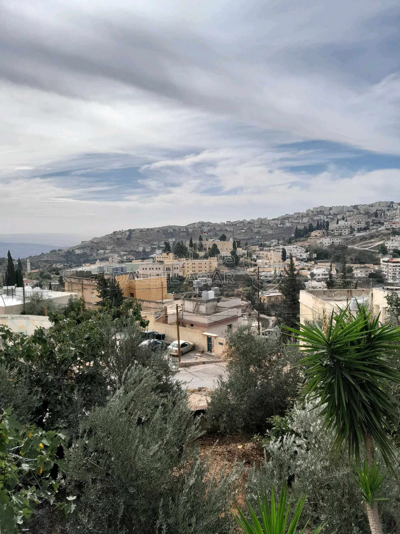 فيلا/منزل في مطعم الغربال - 220,000 دأ - صورة 1