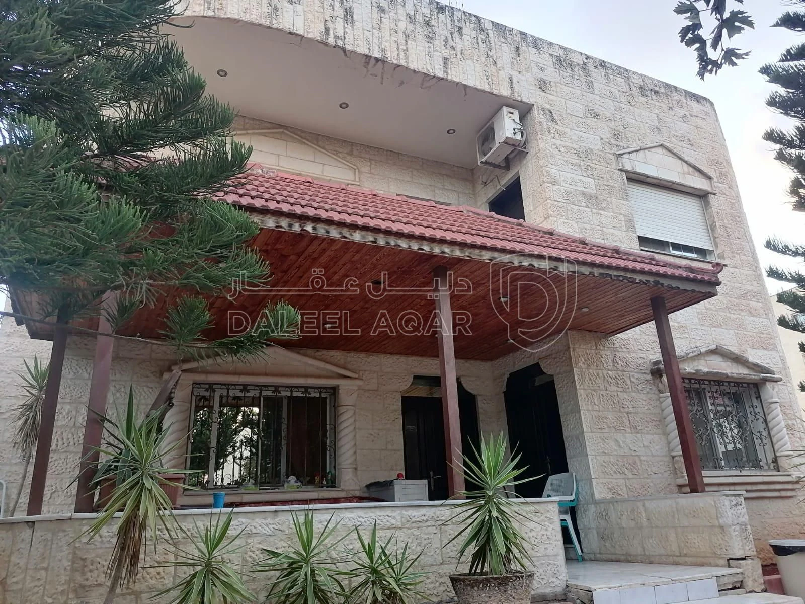 فيلا/منزل في اربد الحى الشرقى خلف مركز امنى الشرقى - 155,000 دأ - صورة 1
