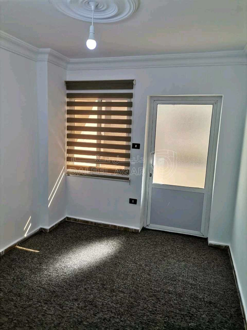 شقة في اربد شارع السرو قرب مسجد علياء التل - 15,000 دأ - صورة 1