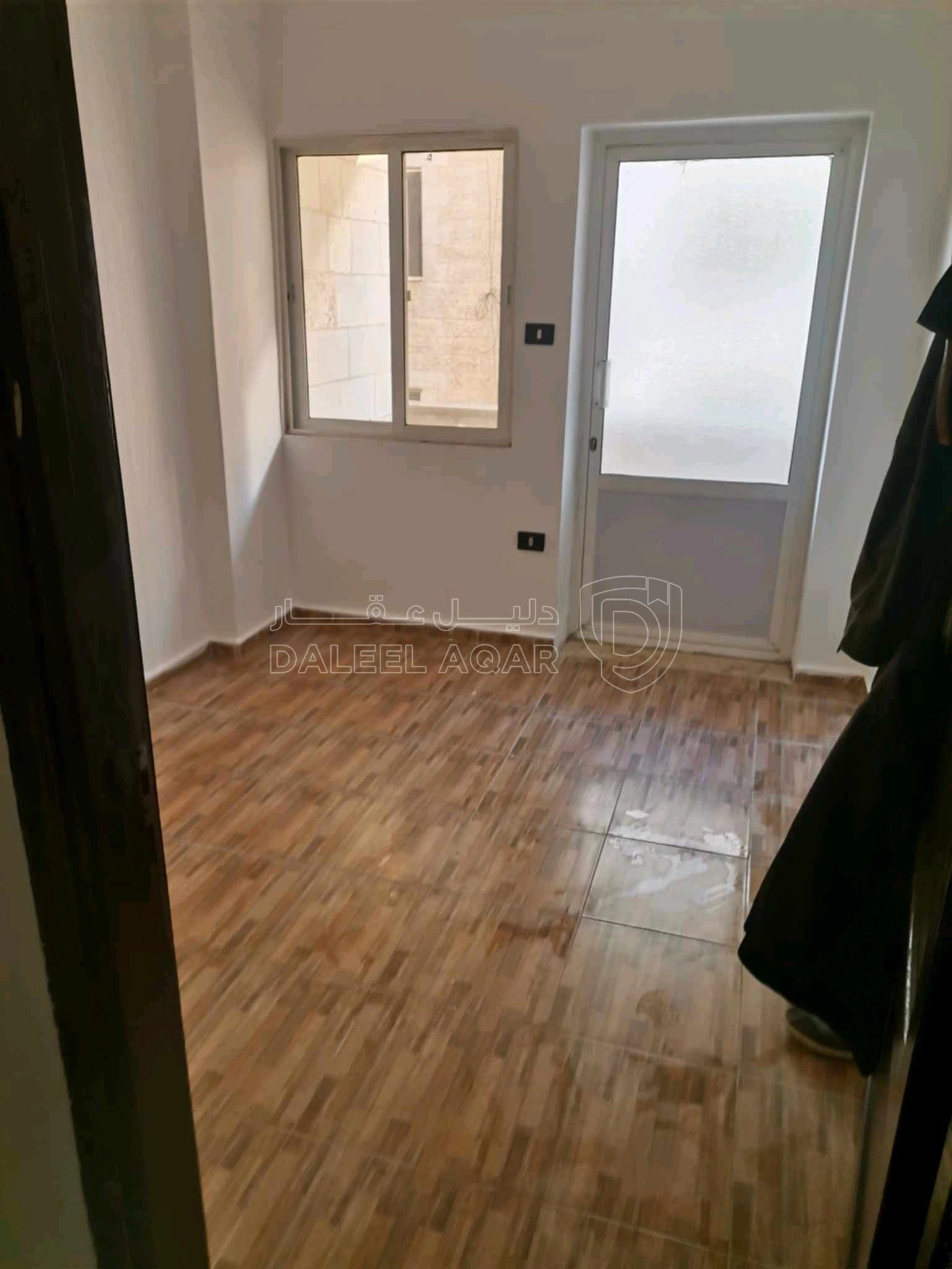 شقة في اربد شارع السرو قرب مسجد علياء التل - 15,000 دأ - صورة 1