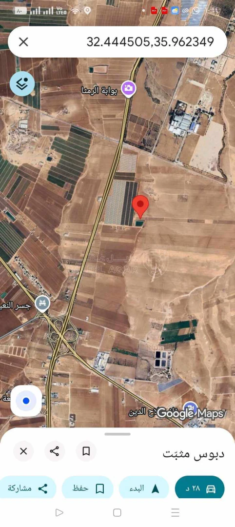 أرض في اربد بين إشارة السايبر وجسر نعيمة شرق الشارع 500م - 126,000 دأ - صورة 1