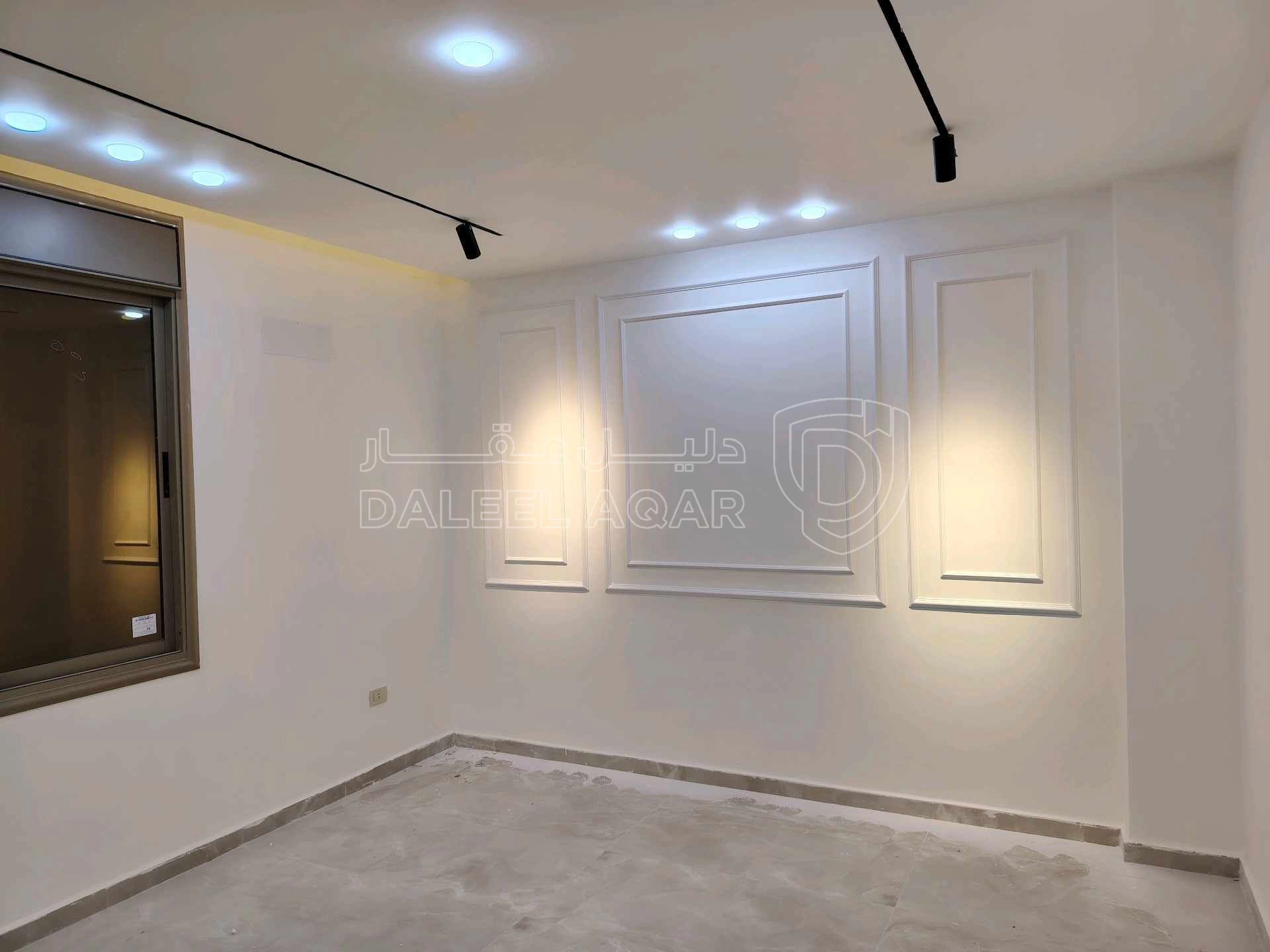 شقة في اربد دوار الثقافة وخلف مخابز قاسيون  - 68,000 دأ - صورة 1