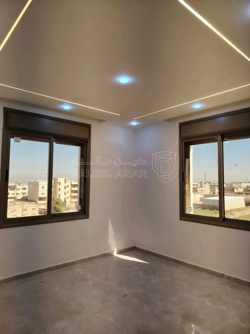 شقة في اربد دوار الثقافة وخلف مخابز قاسيون  - 68,000 دأ - صورة 1