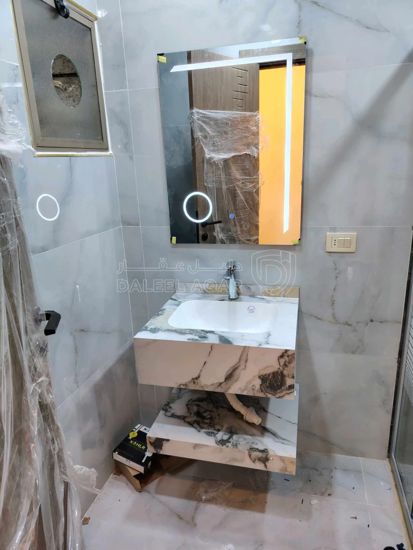 شقة في اربد دوار الثقافة وخلف مخابز قاسيون  - 68,000 دأ - صورة 1