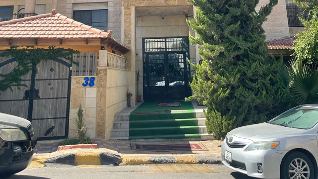 شقة في شقة مميزة للبيع في أبو علندا – 251م² – - 75,000 دأ - صورة NaN