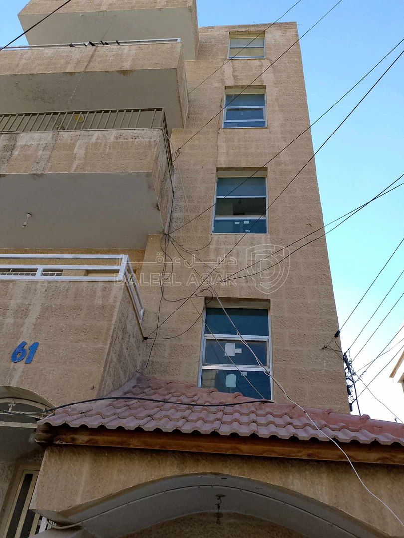 شقة في شقة للبيع طابق ٣ الزرقاء الجديدة ش ١٦  - 32,000 دأ - صورة 1
