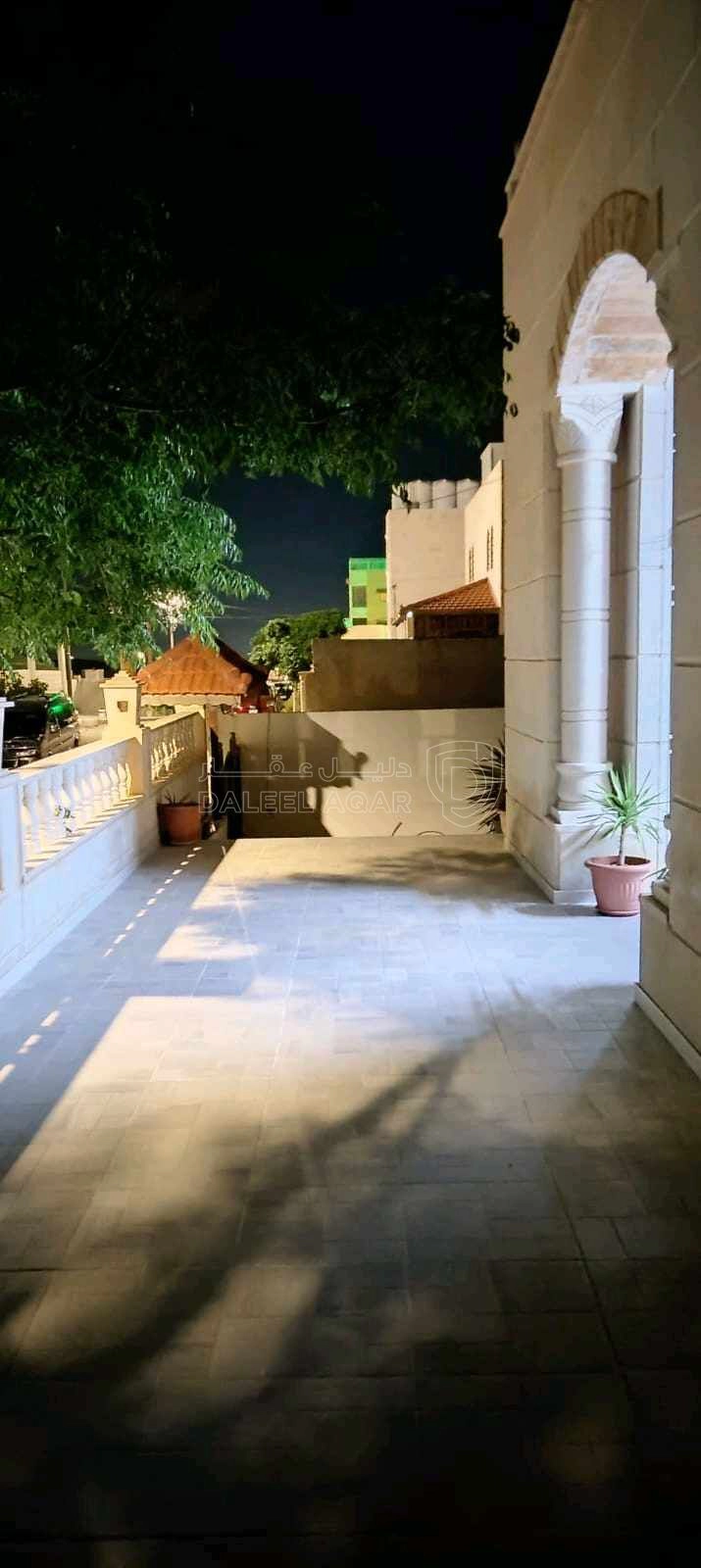 فيلا/منزل في الزرقاء البتراوي الجنوبي حي الروضه  - 130,000 دأ - صورة 1
