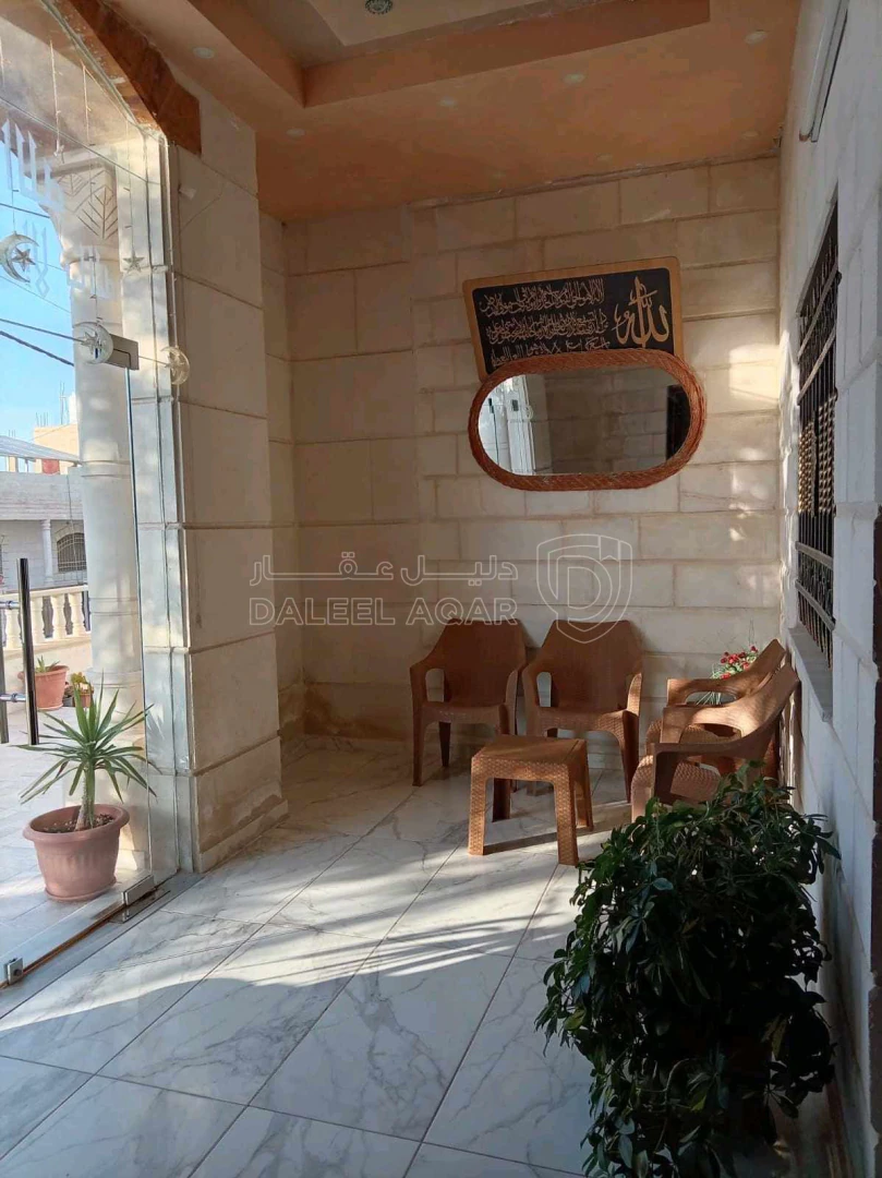 فيلا/منزل في الزرقاء البتراوي الجنوبي حي الروضه  - 130,000 دأ - صورة 1