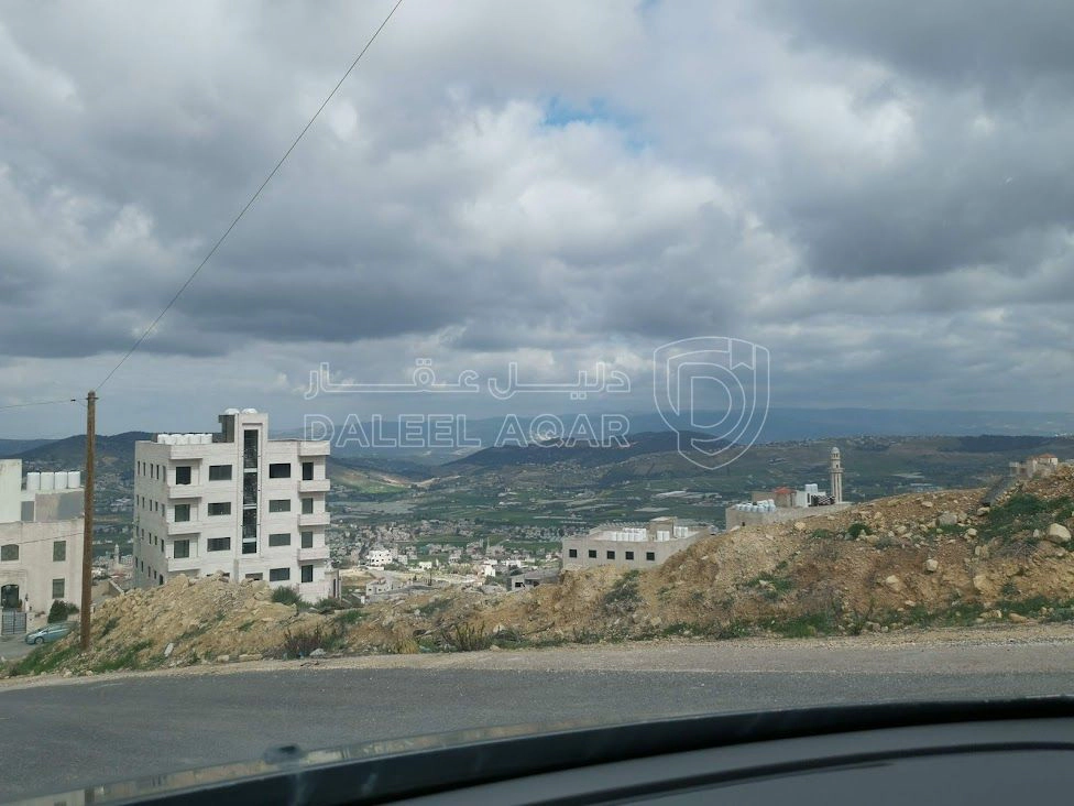 أرض في ارض للبيع ابو نصير حوض المقرن مطله للغرب - 165,000 دأ - صورة 1