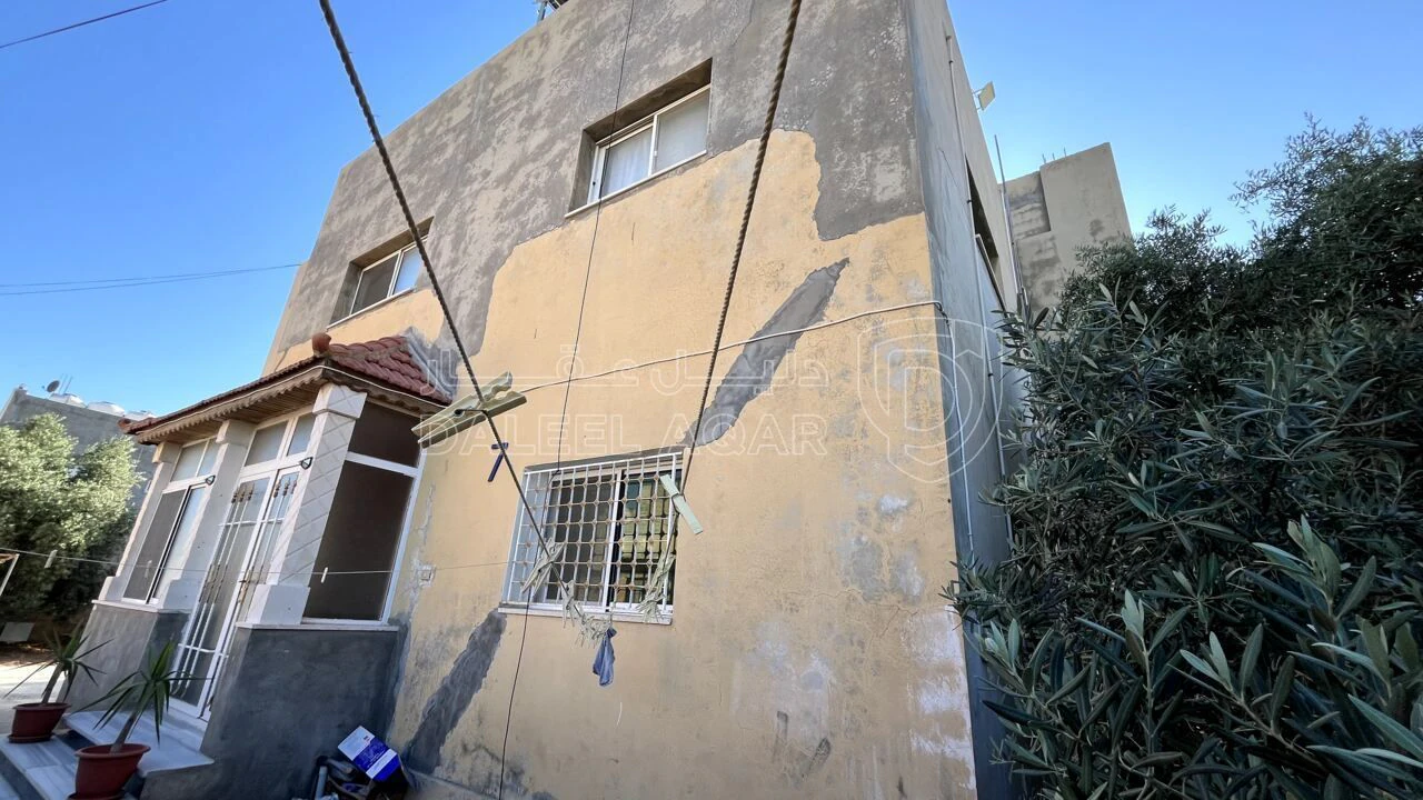 فيلا/منزل في بيت طابقين للبيع في مادبا - 116,999 دأ - صورة 1