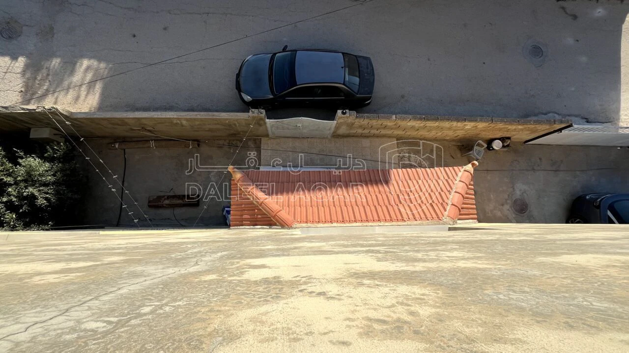فيلا/منزل في بيت طابقين للبيع في مادبا - 116,999 دأ - صورة 1