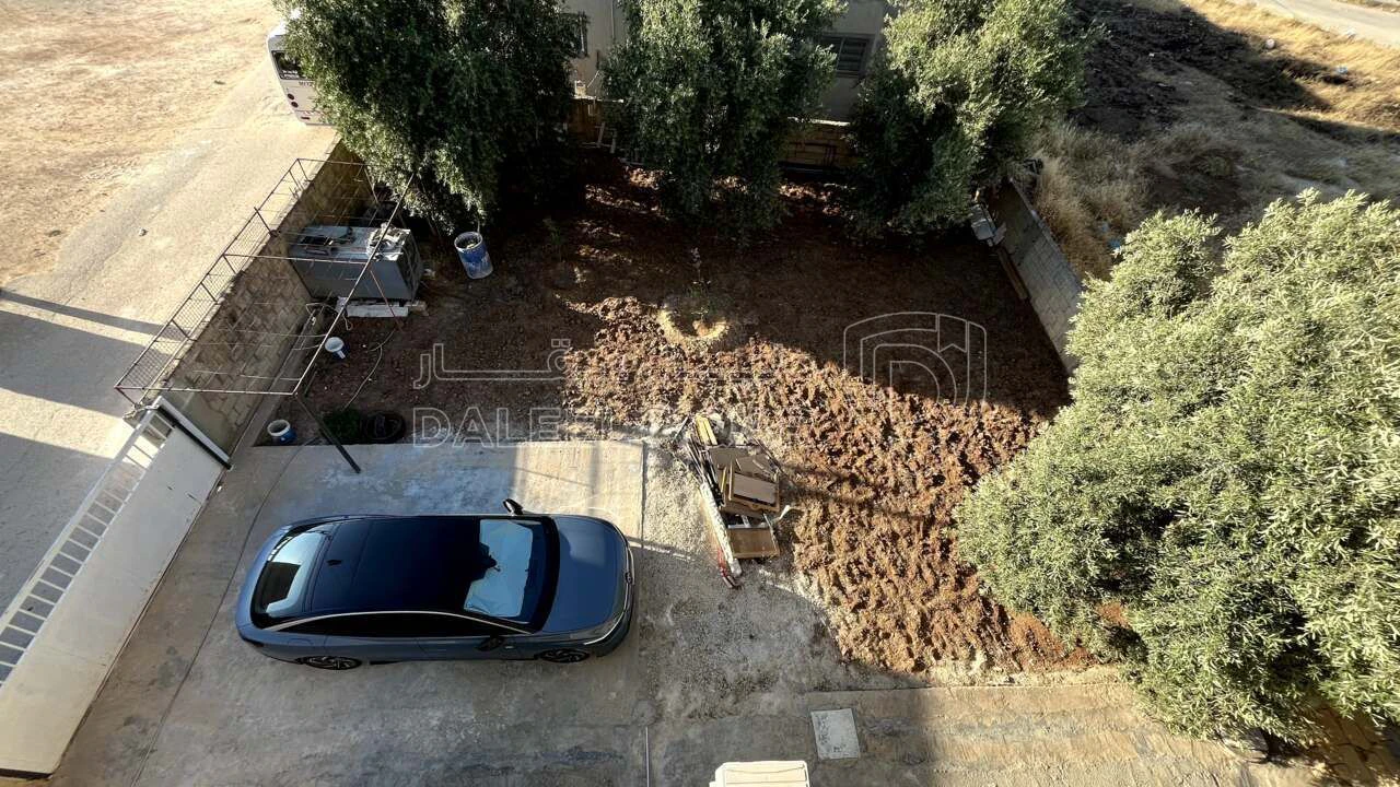فيلا/منزل في بيت طابقين للبيع في مادبا - 116,999 دأ - صورة 1
