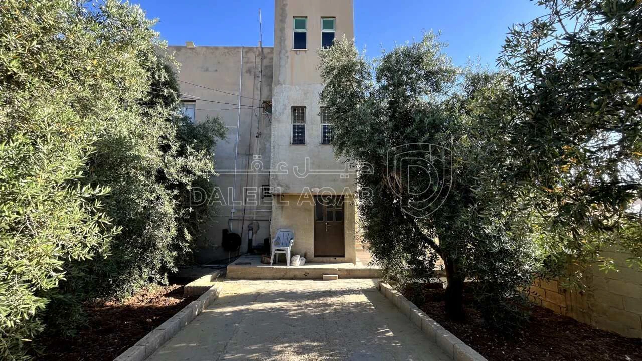 فيلا/منزل في بيت طابقين للبيع في مادبا - 116,999 دأ - صورة 1