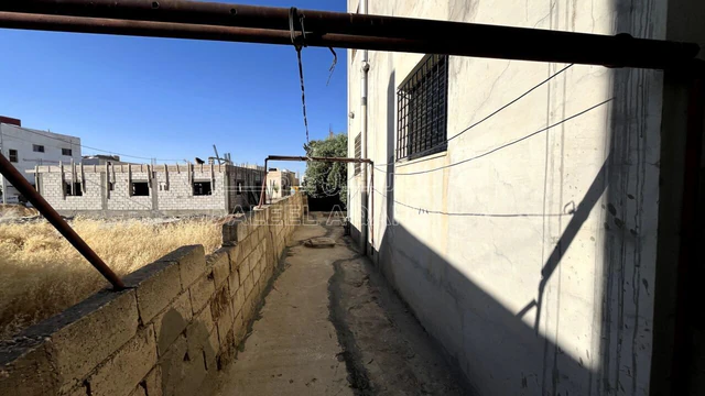 فيلا/منزل في بيت طابقين للبيع في مادبا - 116,999 دأ - صورة NaN