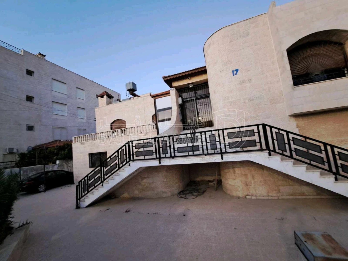 فيلا/منزل في 🏡 منزل للبيع – الجبيهة / بالقرب من دوار المنهل📍 - 340,000 دأ - صورة 1