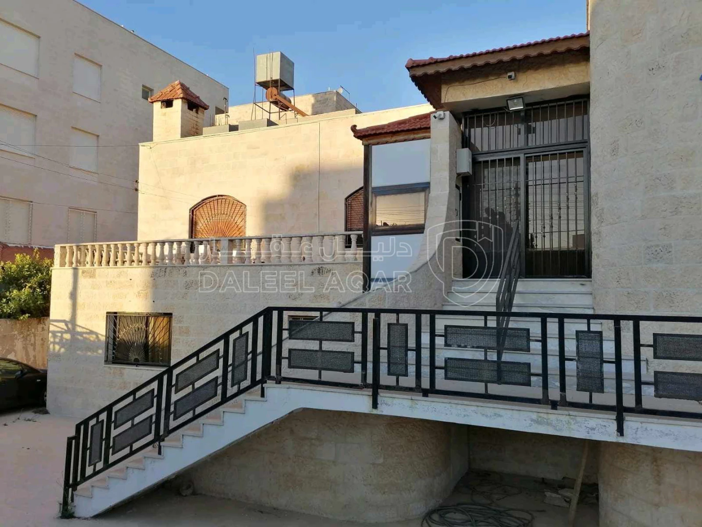 فيلا/منزل في 🏡 منزل للبيع – الجبيهة / بالقرب من دوار المنهل📍 - 340,000 دأ - صورة 1