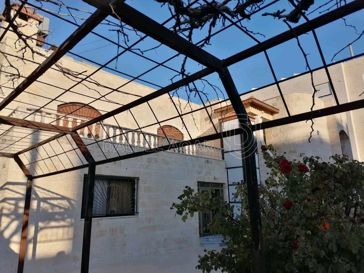 فيلا/منزل في 🏡 منزل للبيع – الجبيهة / بالقرب من دوار المنهل📍 - 340,000 دأ - صورة 1