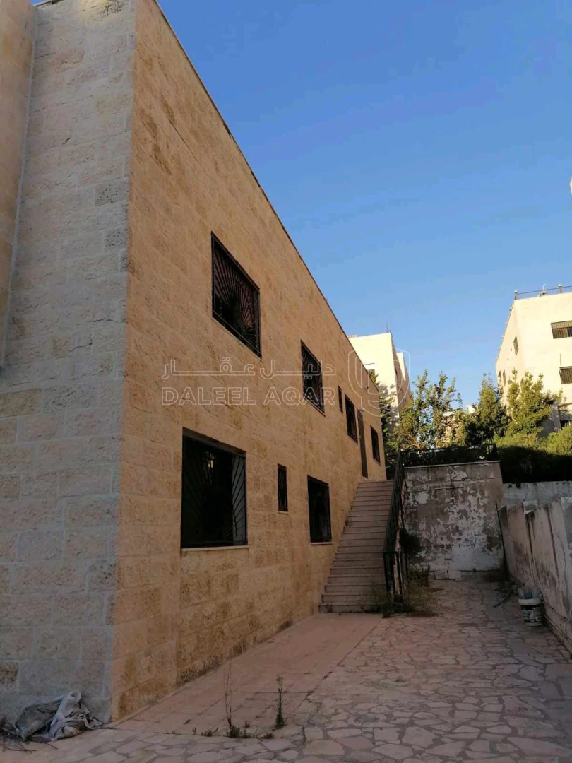 فيلا/منزل في 🏡 منزل للبيع – الجبيهة / بالقرب من دوار المنهل📍 - 340,000 دأ - صورة 1