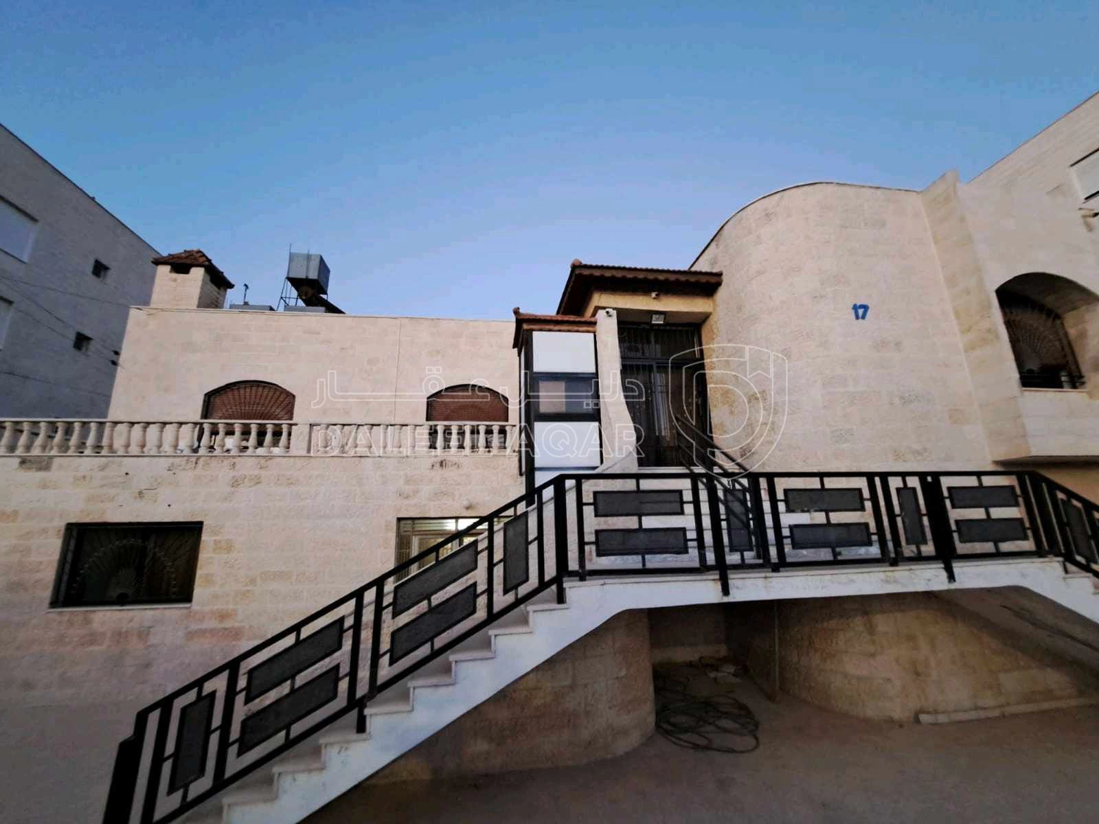 فيلا/منزل في 🏡 منزل للبيع – الجبيهة / بالقرب من دوار المنهل📍 - 340,000 دأ - صورة 1