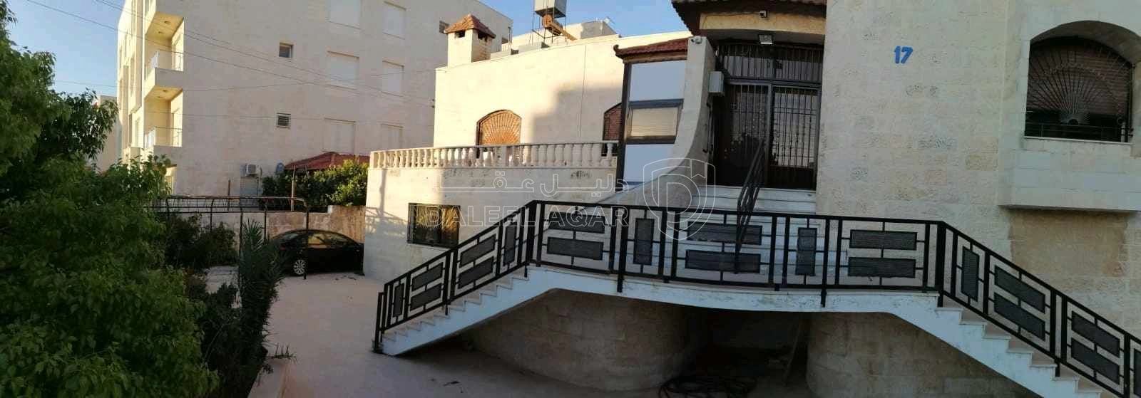 فيلا/منزل في 🏡 منزل للبيع – الجبيهة / بالقرب من دوار المنهل📍 - 340,000 دأ - صورة 1