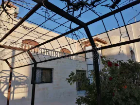 فيلا/منزل في 🏡 منزل للبيع – الجبيهة / بالقرب من دوار المنهل📍  - 340,000 دأ - صورة NaN