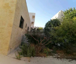 فيلا/منزل في 🏡 منزل للبيع – الجبيهة / بالقرب من دوار المنهل📍  - 340,000 دأ - صورة NaN