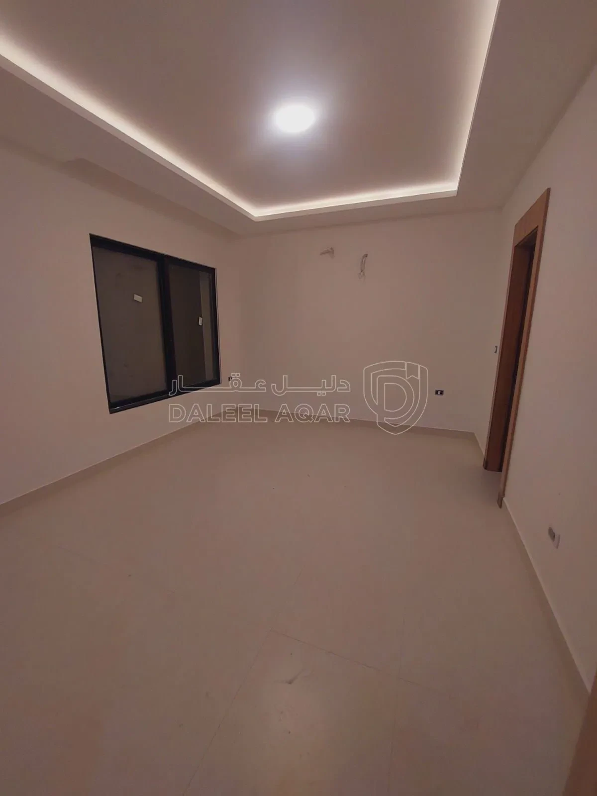 شقة في خلف اتصالات اورانج - 310,000 دأ - صورة 1