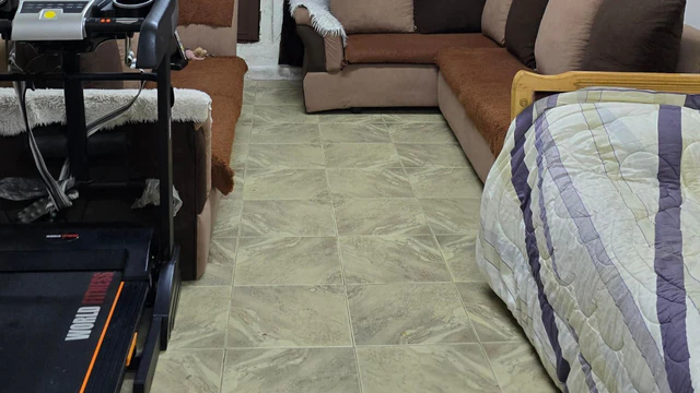 شقة في قرب مستشفى الامير حمزه نزول بعد صيدليه الفارمسي  - 28,000 دأ - صورة NaN