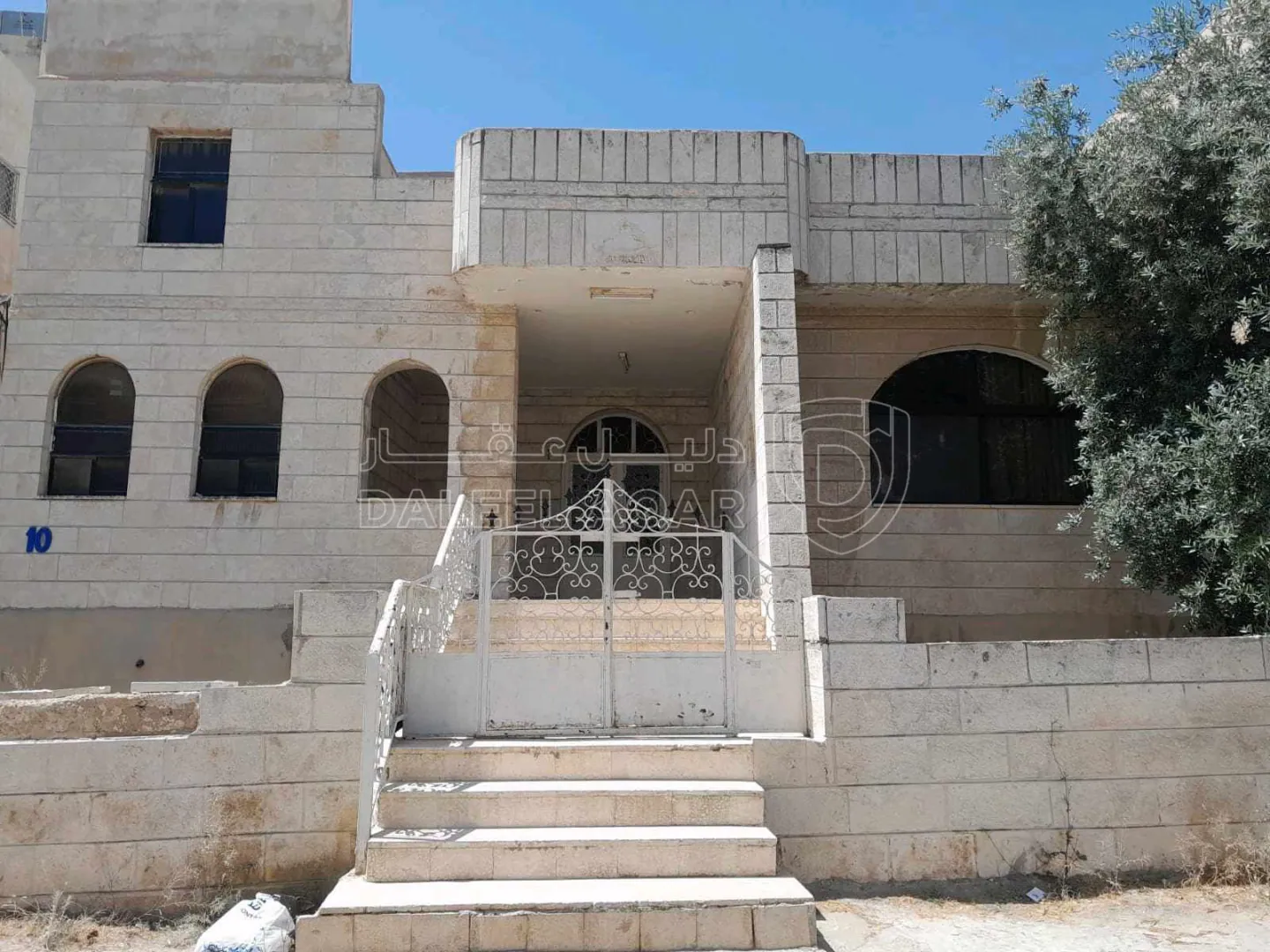 فيلا/منزل في ام الحيران بالقرب من مدرسة ام الحيران حي الحويان - 176,300 دأ - صورة 1