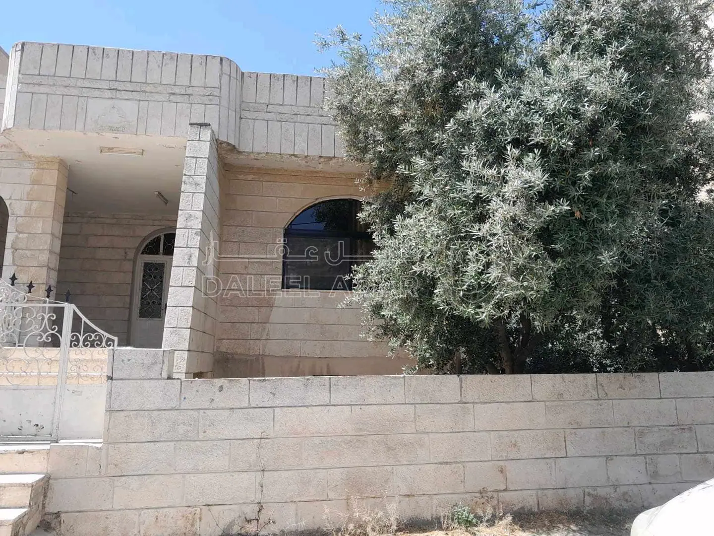 فيلا/منزل في ام الحيران بالقرب من مدرسة ام الحيران حي الحويان - 176,300 دأ - صورة 1